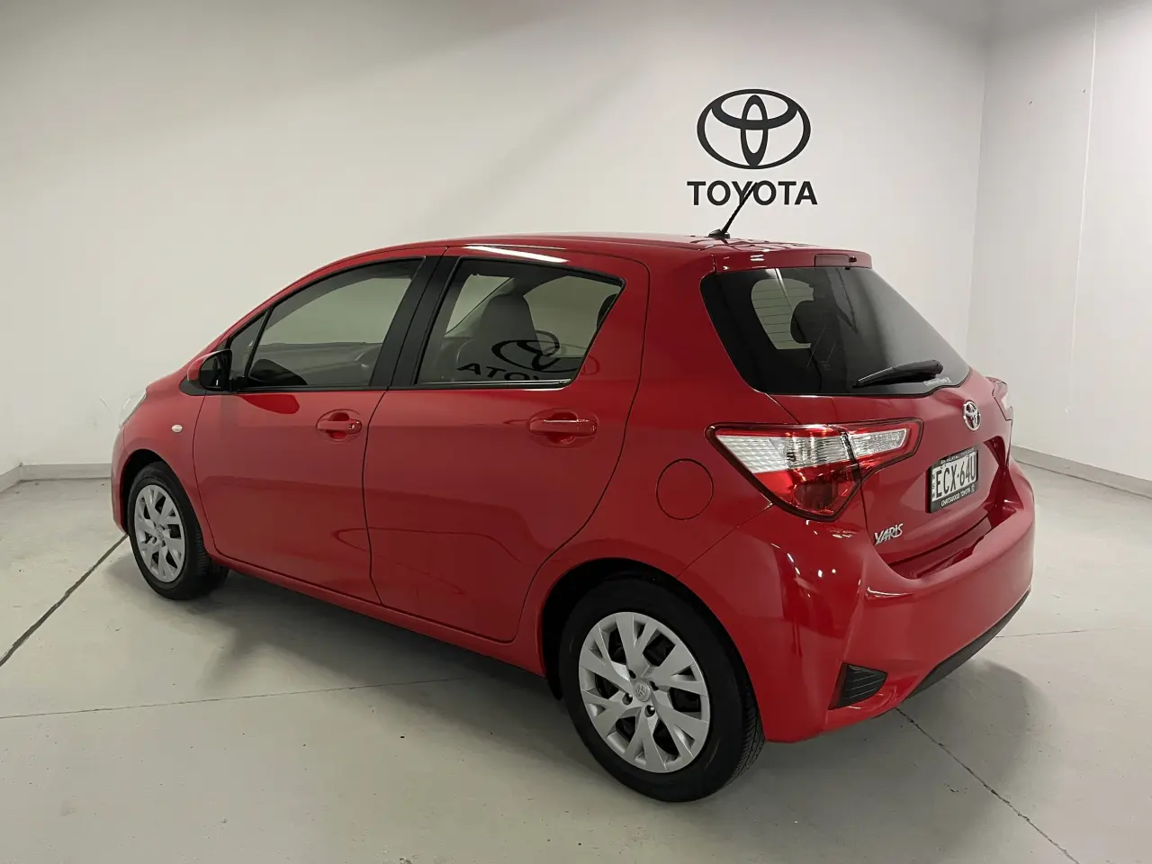 2019 Toyota Yaris Gallery Image 7