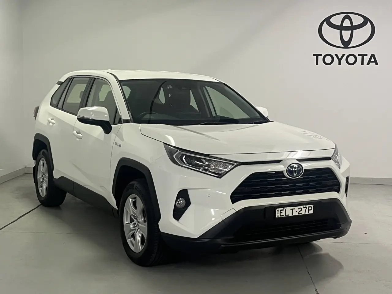 2020 Toyota Rav4 Hybrid Gallery Image 2