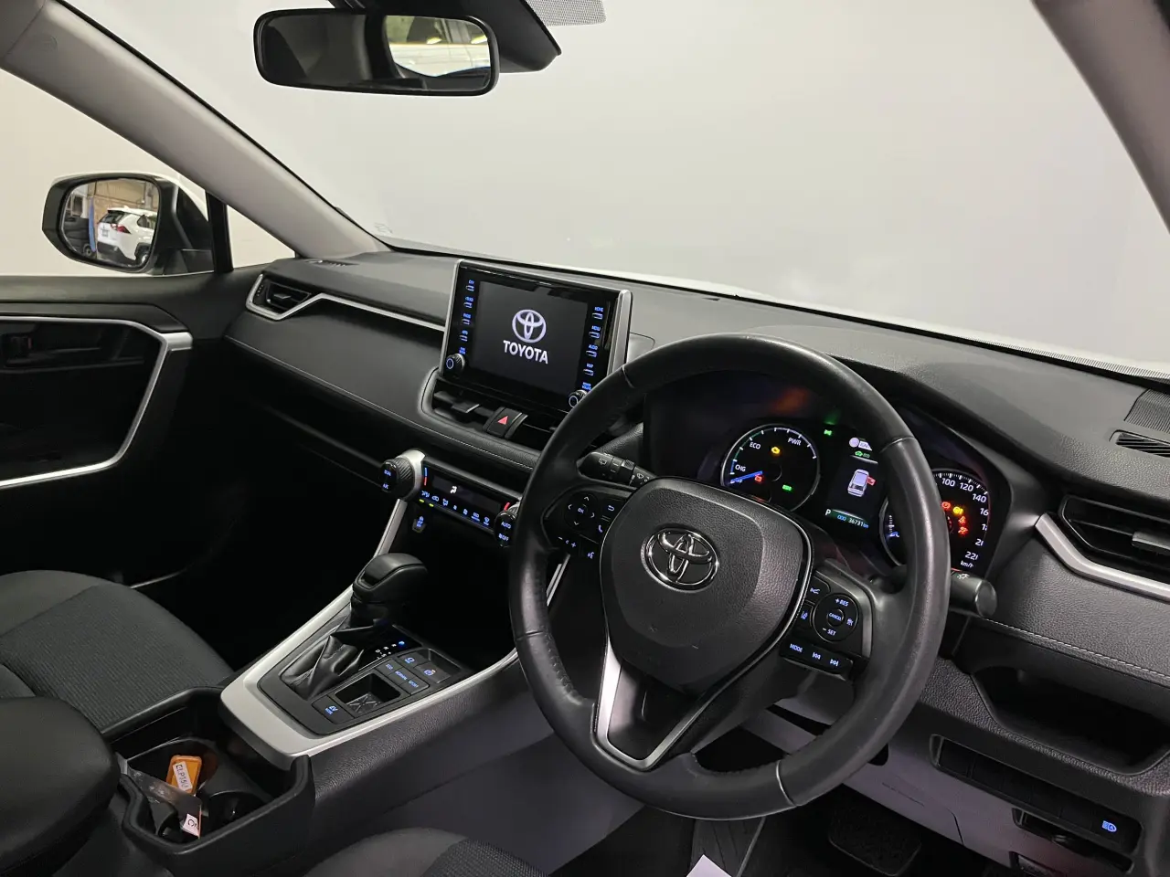 2020 Toyota Rav4 Hybrid Gallery Image 14