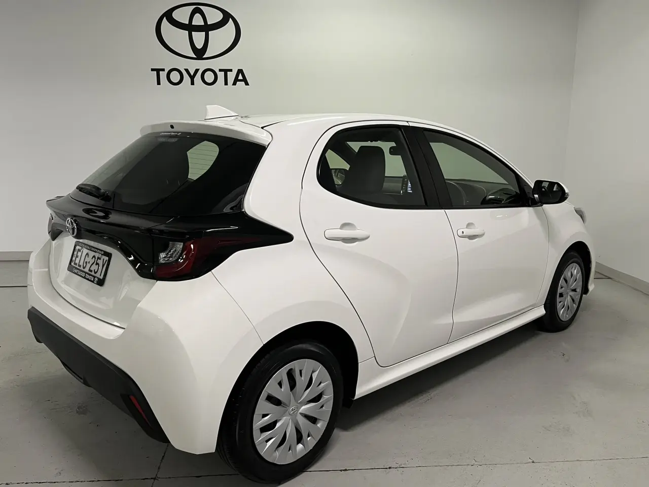 2020 Toyota Yaris Gallery Image 5