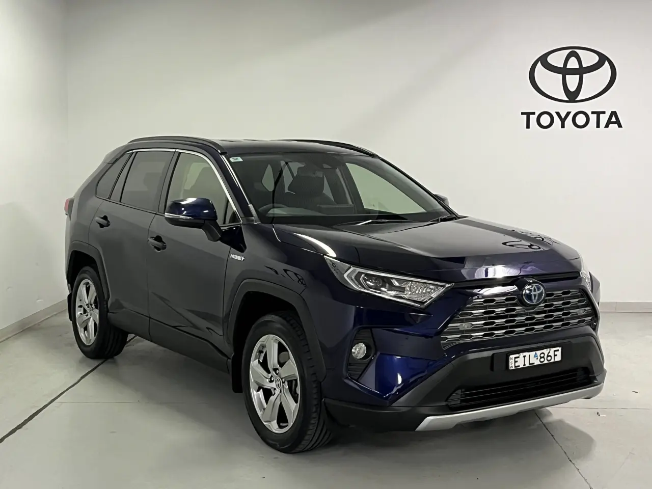 2020 Toyota Rav4 Hybrid Gallery Image 2