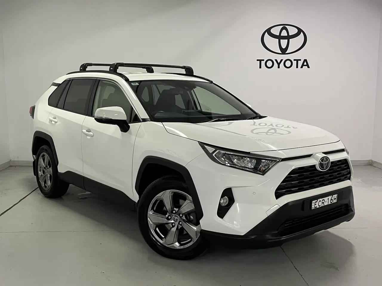 2019 Toyota Rav4 Gallery Image 1