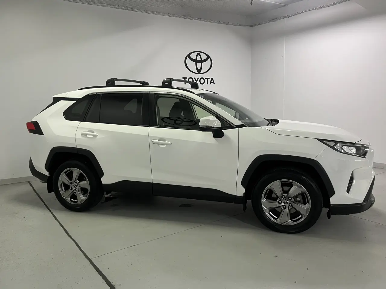 2019 Toyota Rav4 Gallery Image 4