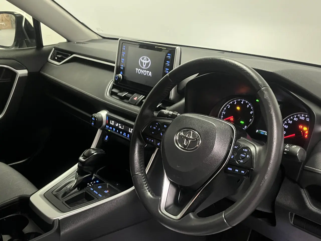 2019 Toyota Rav4 Gallery Image 9