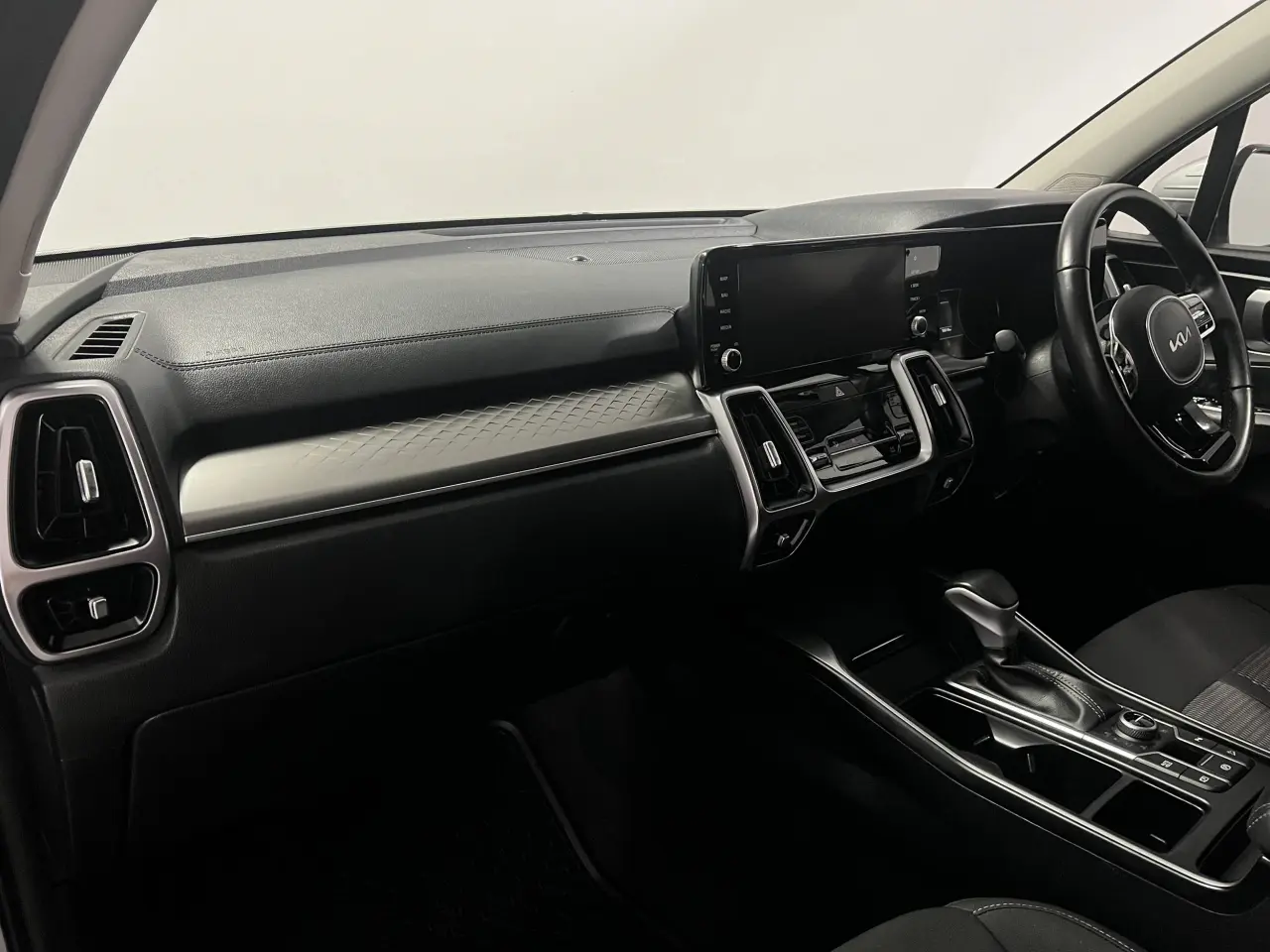 2022 KIA SORENTO Gallery Image 16