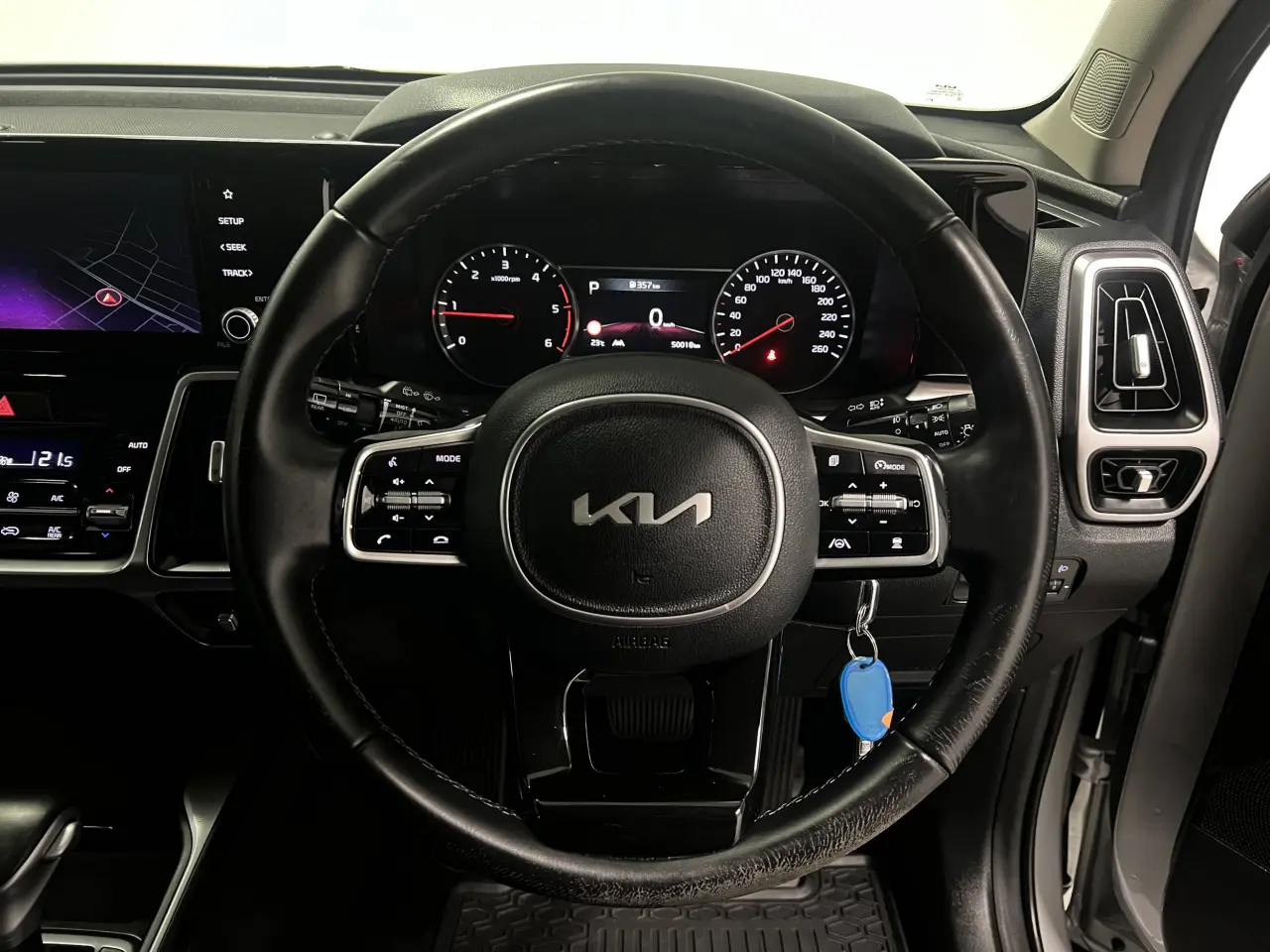 2022 KIA SORENTO Gallery Image 18