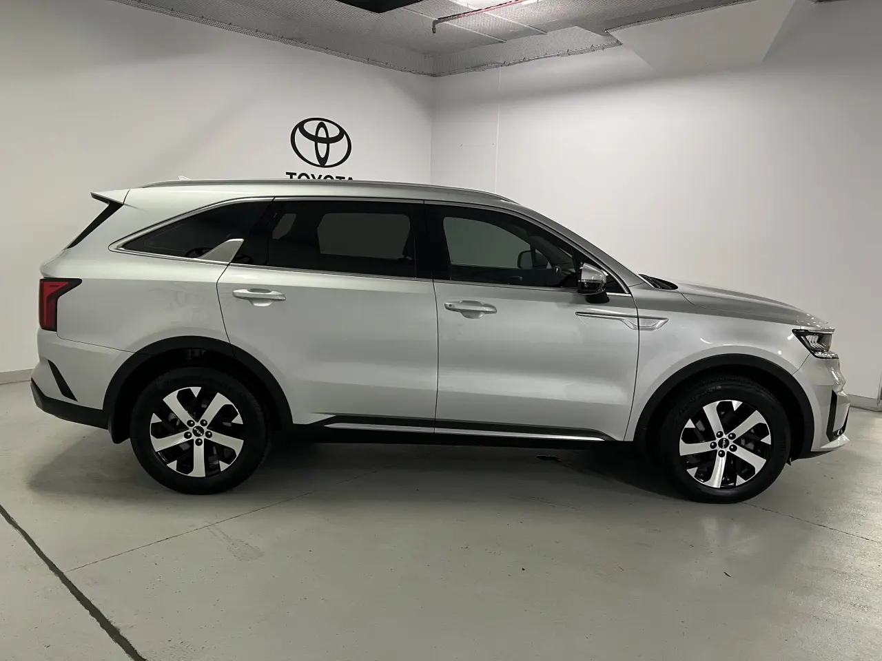 2022 KIA SORENTO Gallery Image 4