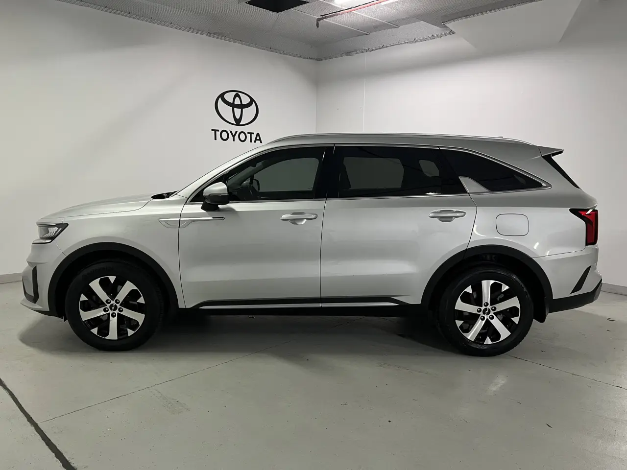 2022 KIA SORENTO Gallery Image 9