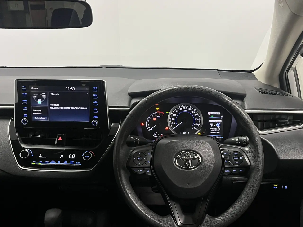 2020 Toyota Corolla Sedan Hybrid Gallery Image 14