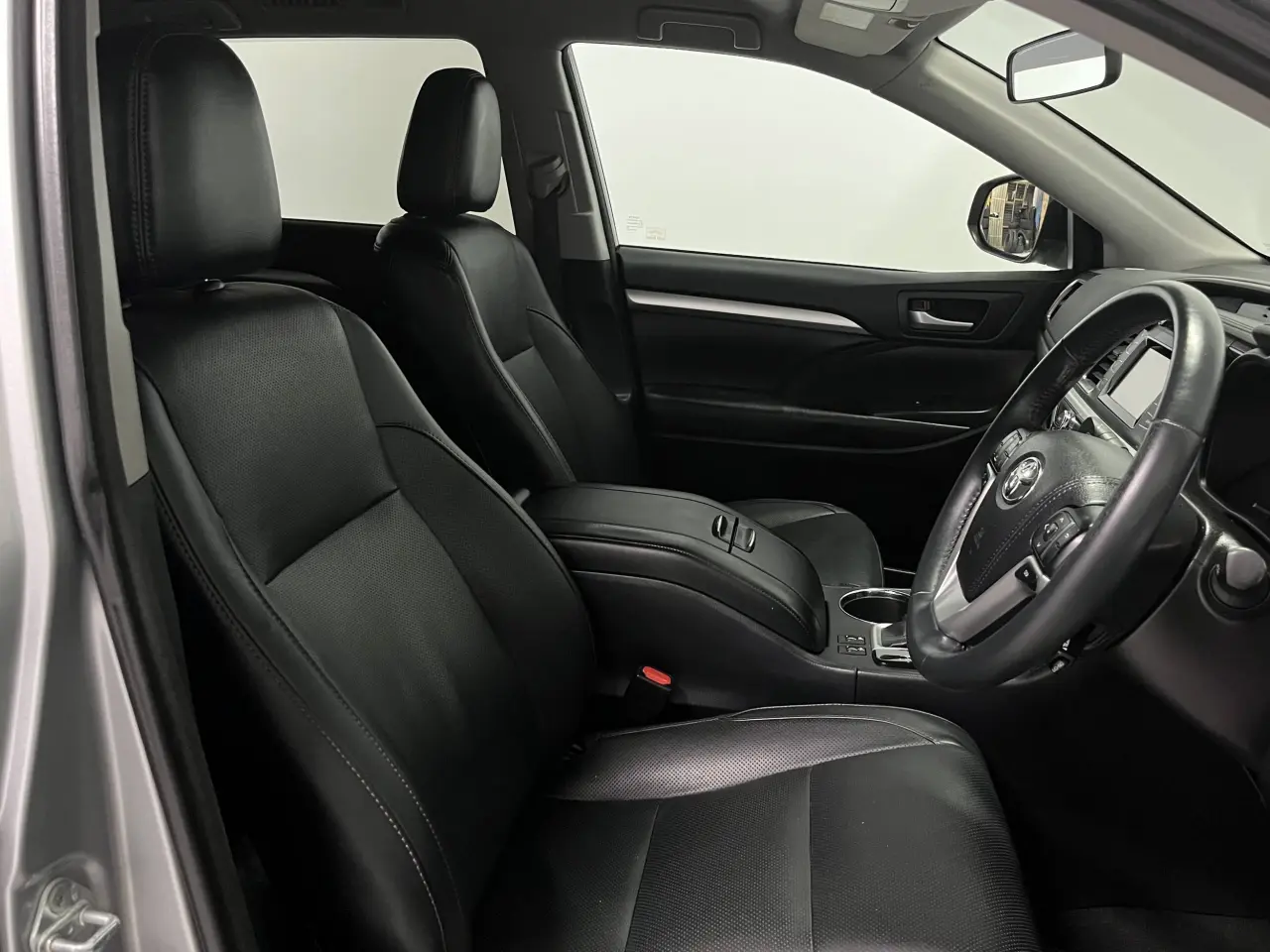 2016 Toyota Kluger Gallery Image 10