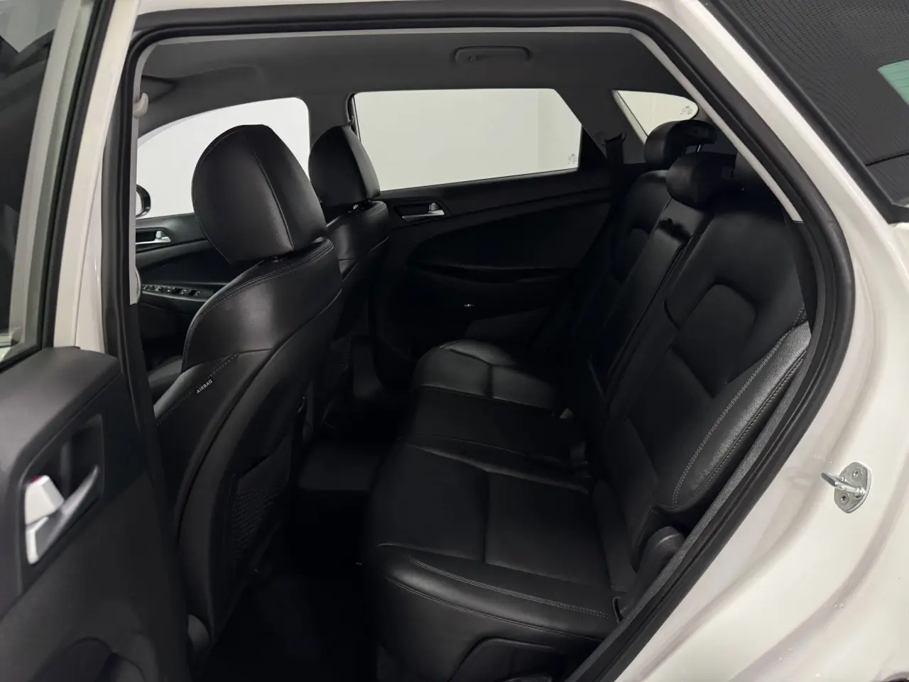 2020 HYUNDAI TUCSON Gallery Image 12