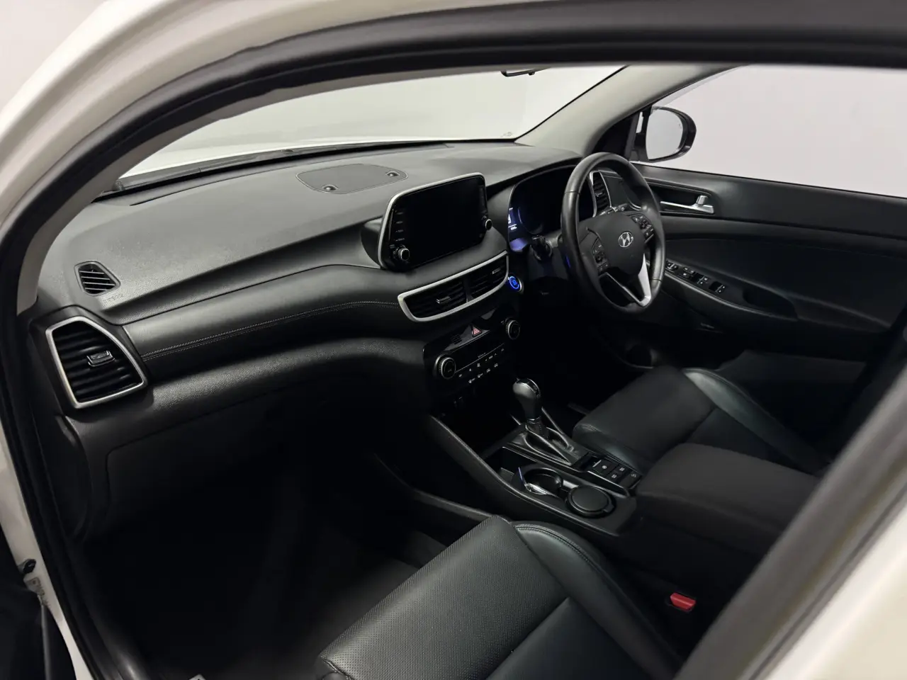 2020 HYUNDAI TUCSON Gallery Image 13