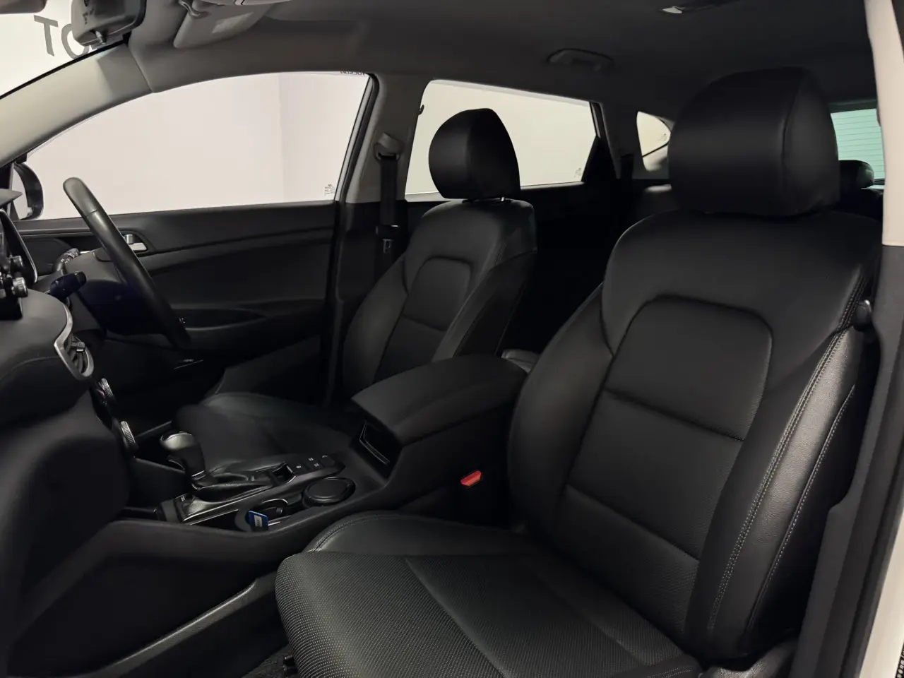 2020 HYUNDAI TUCSON Gallery Image 14