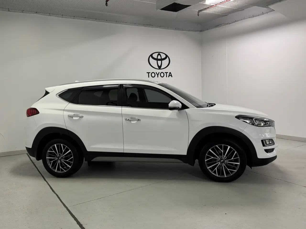 2020 HYUNDAI TUCSON Gallery Image 4