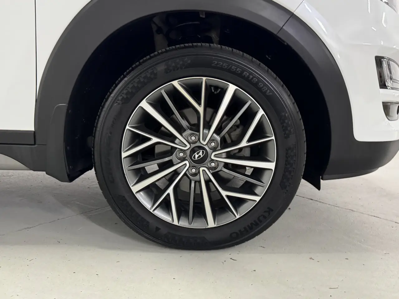 2020 HYUNDAI TUCSON Gallery Image 5