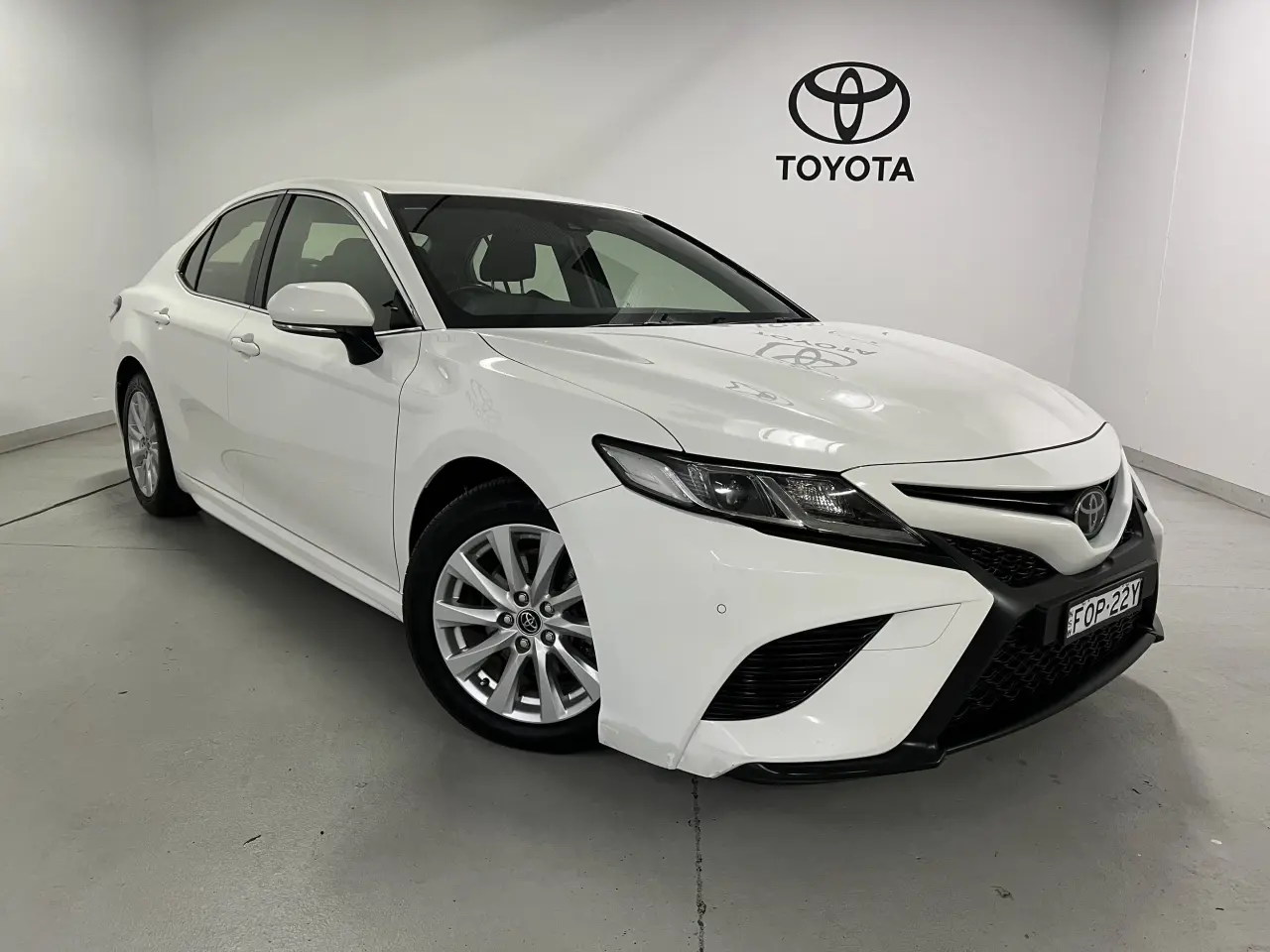 2018 TOYOTA CAMRY Gallery Image 1