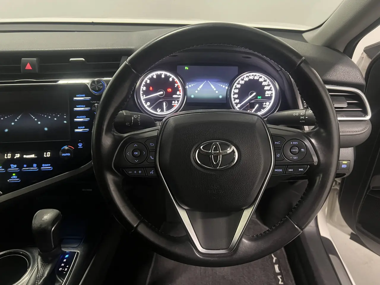 2018 TOYOTA CAMRY Gallery Image 16