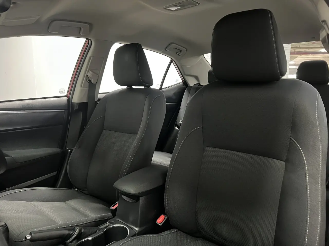 2015 TOYOTA COROLLA Gallery Image 16