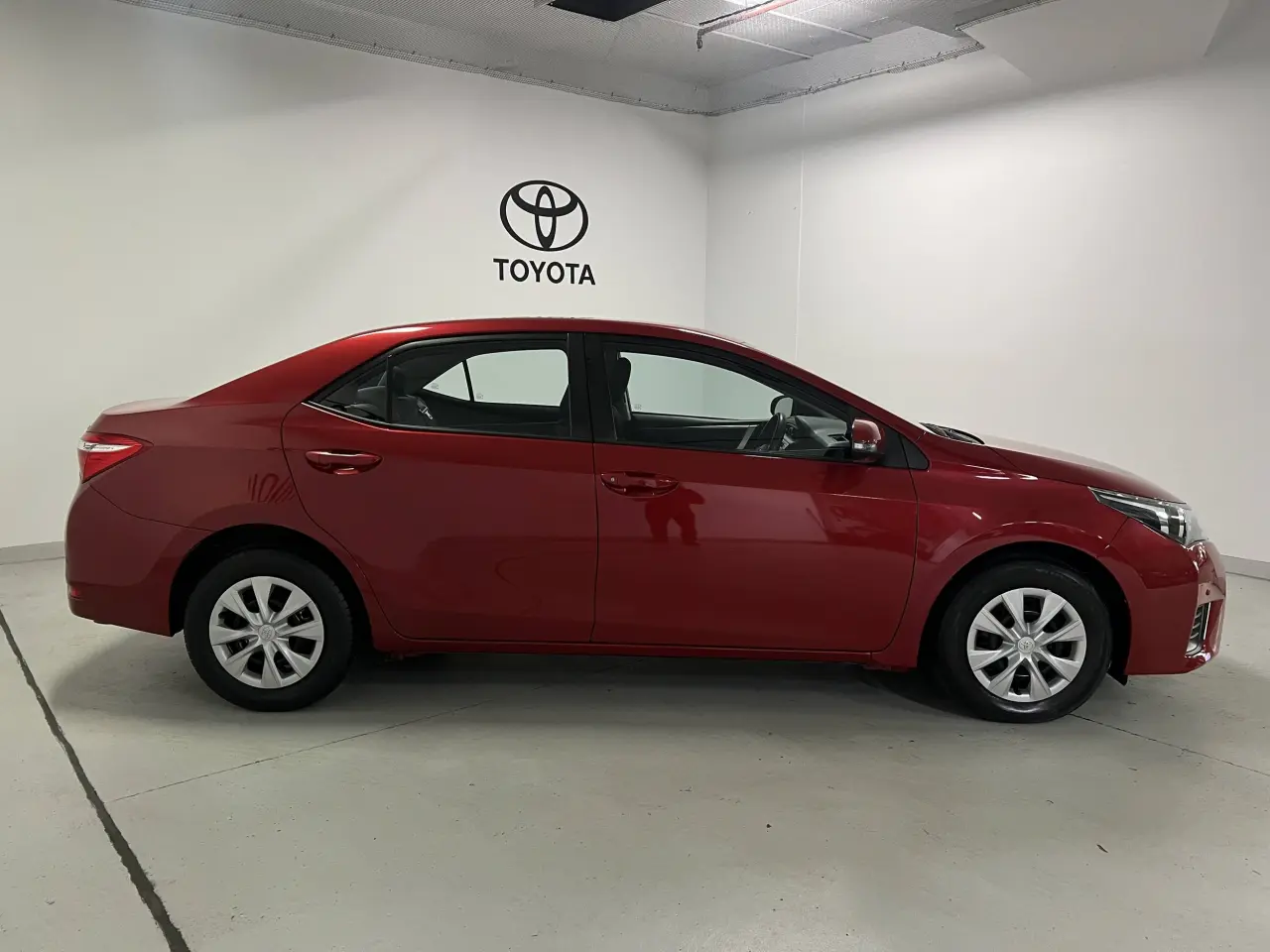 2015 TOYOTA COROLLA Gallery Image 4