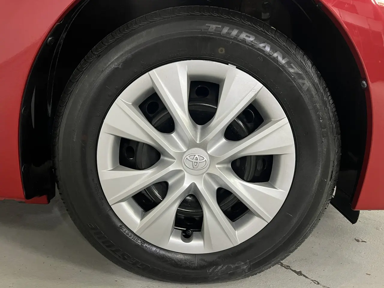 2015 TOYOTA COROLLA Gallery Image 5