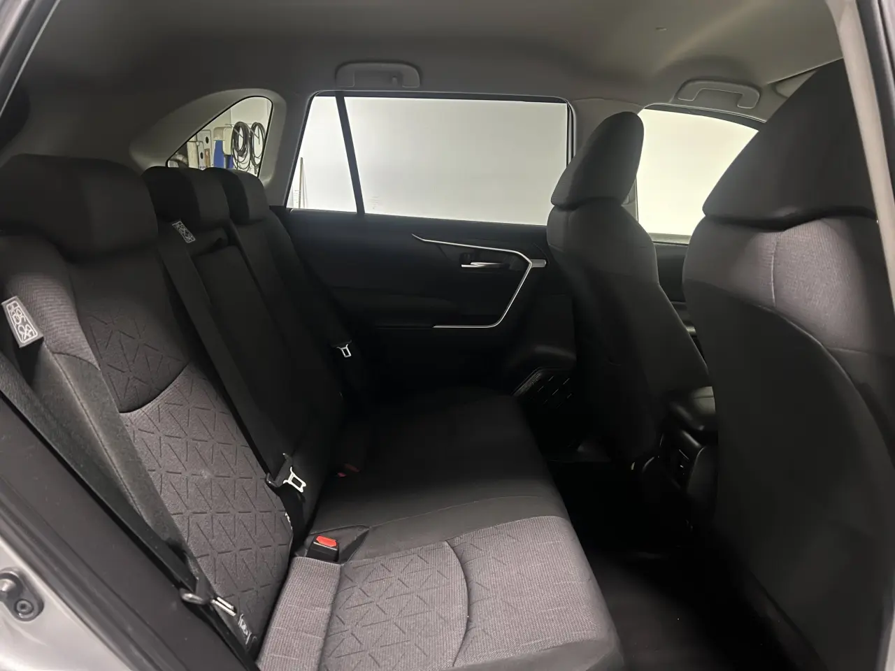 2019 TOYOTA RAV4 Gallery Image 12