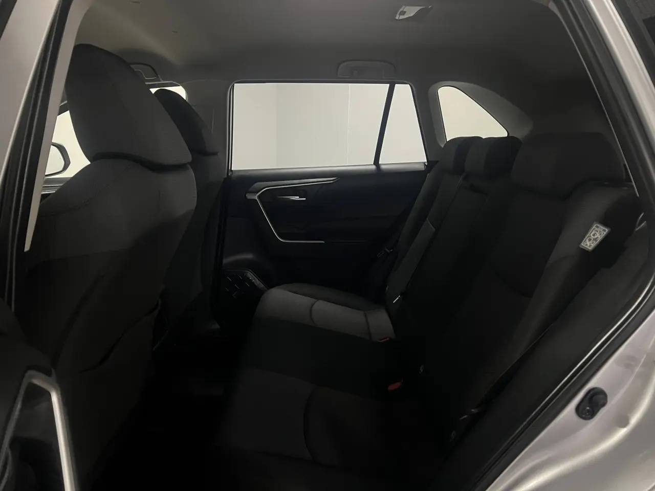 2019 TOYOTA RAV4 Gallery Image 14