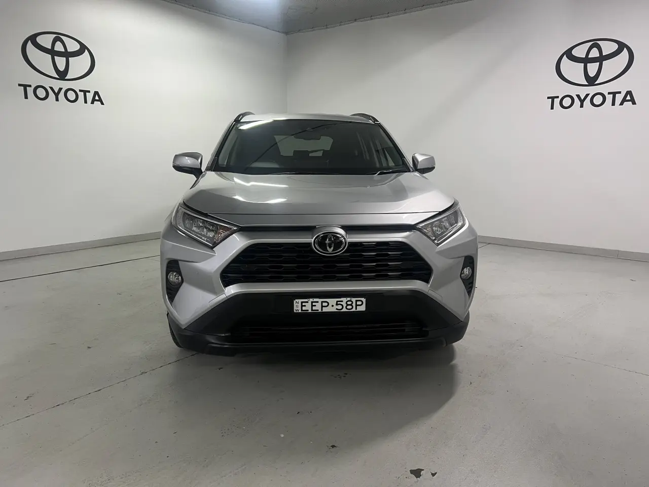 2019 TOYOTA RAV4 Gallery Image 2