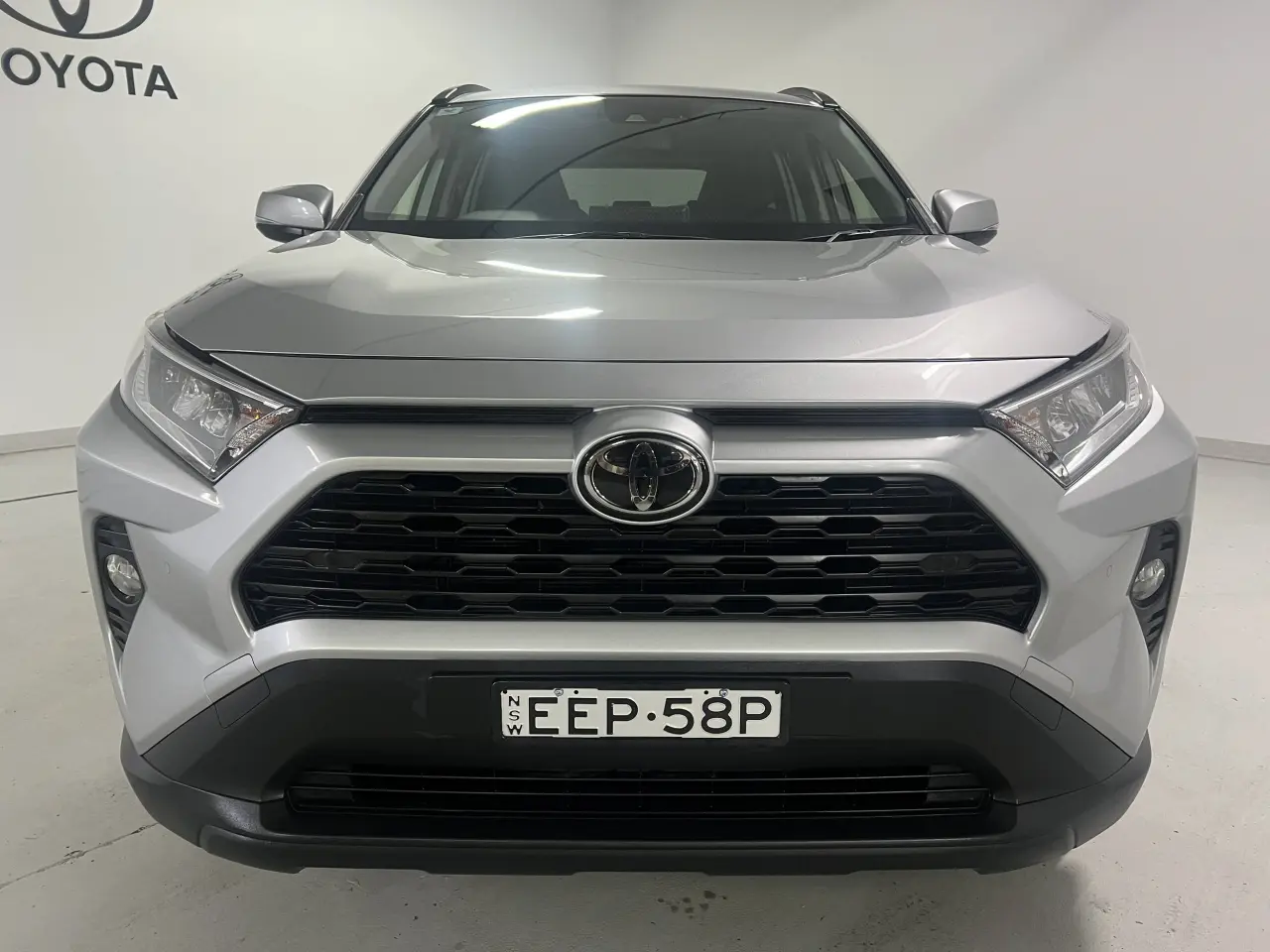 2019 TOYOTA RAV4 Gallery Image 3