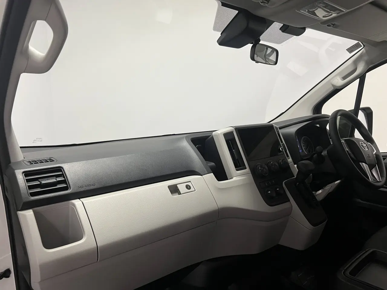 2025 TOYOTA HIACE Gallery Image 14