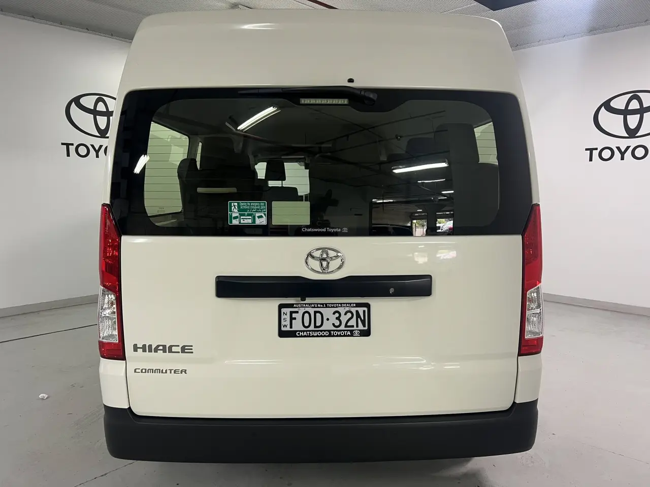 2025 TOYOTA HIACE Gallery Image 7