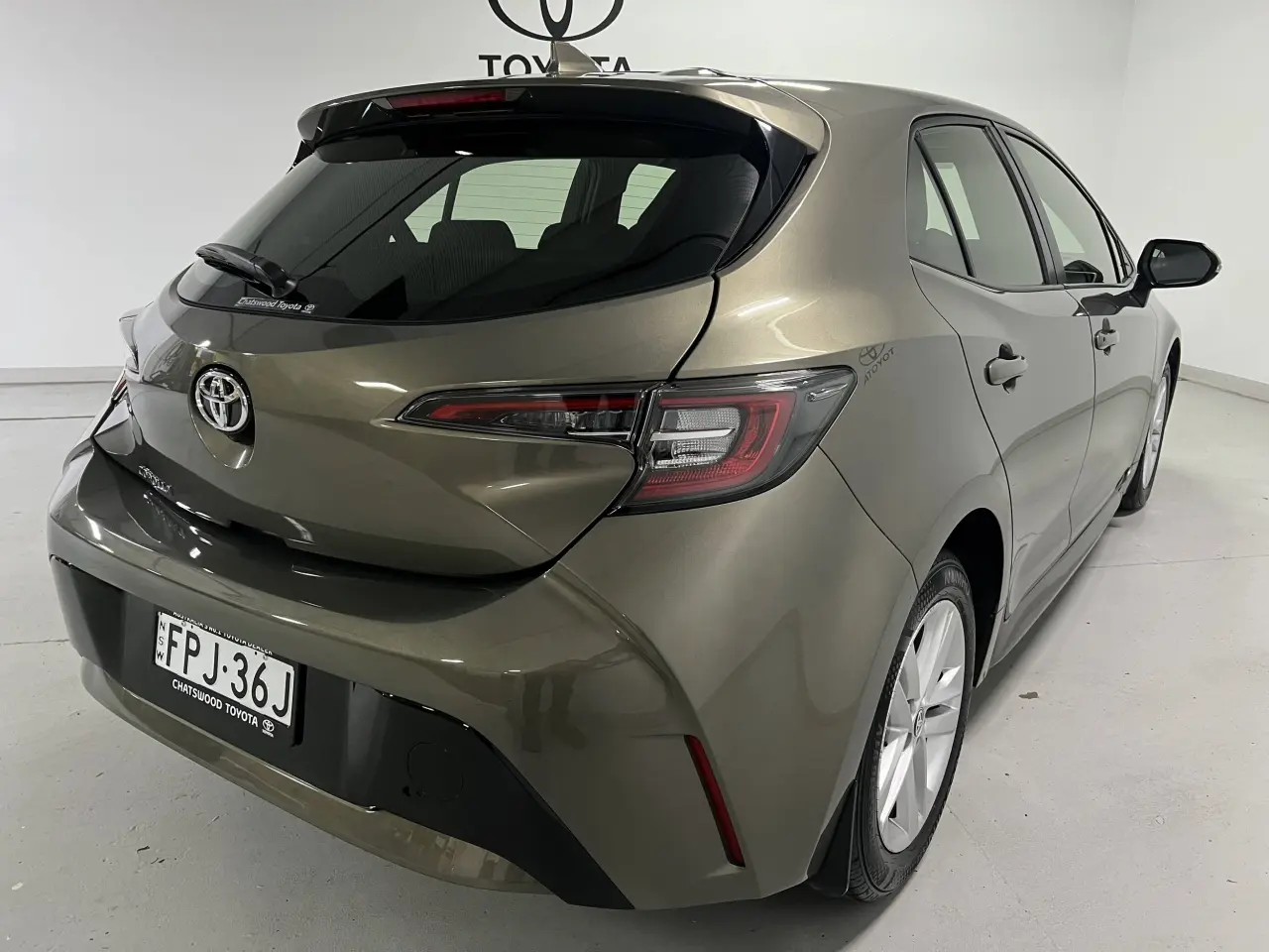 2019 TOYOTA COROLLA Gallery Image 10