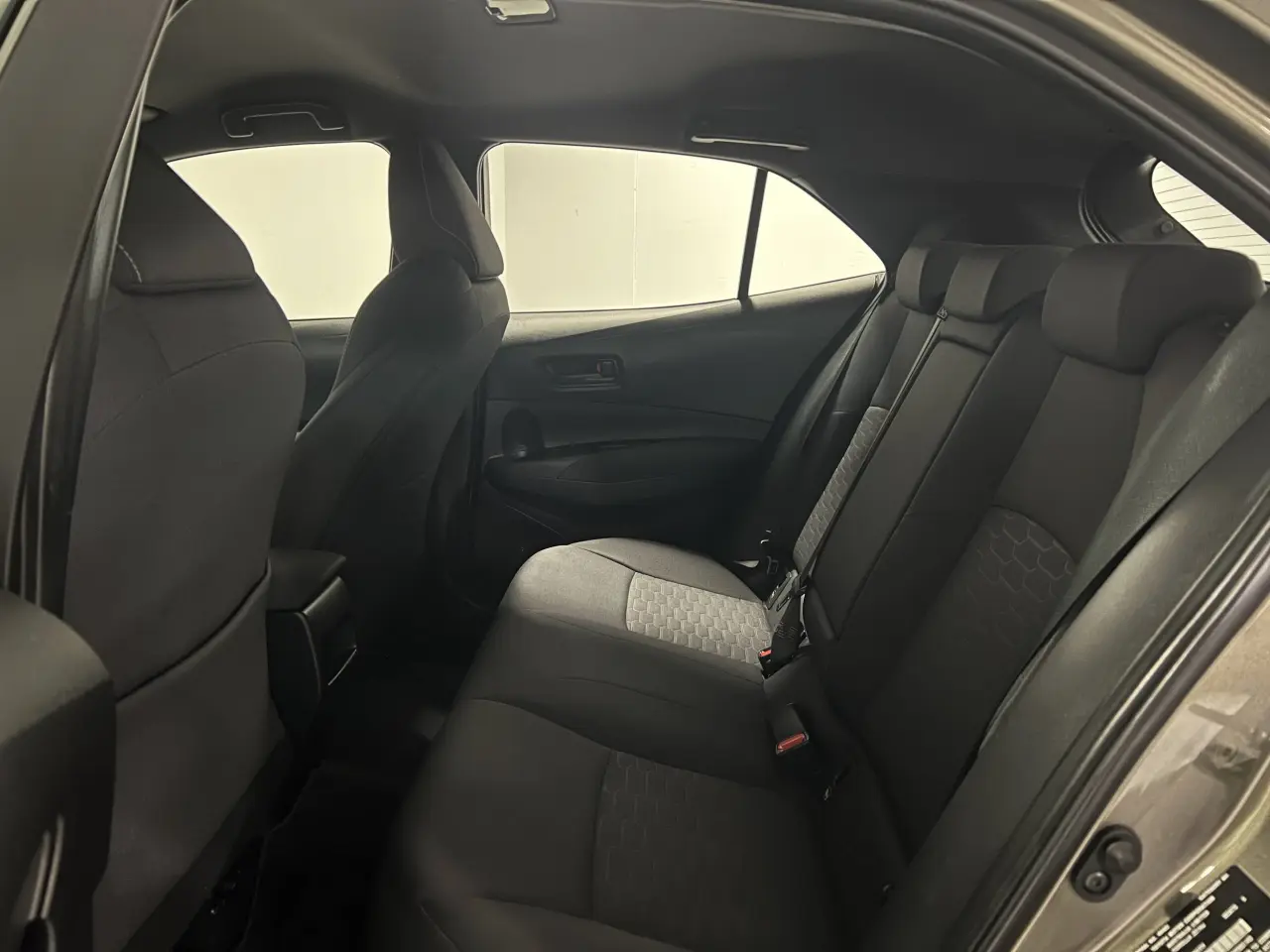 2019 TOYOTA COROLLA Gallery Image 14