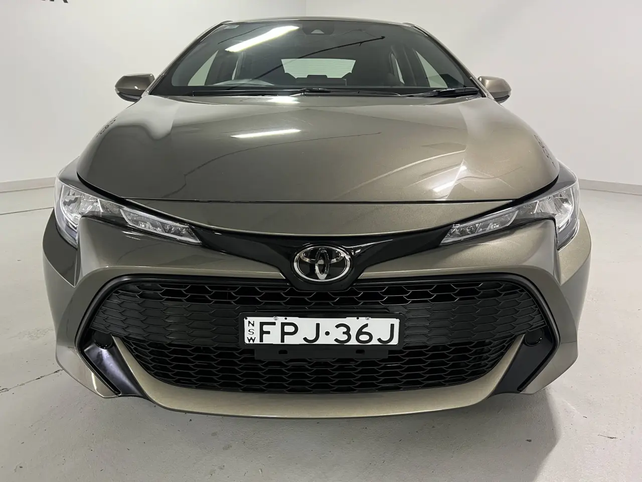 2019 TOYOTA COROLLA Gallery Image 3