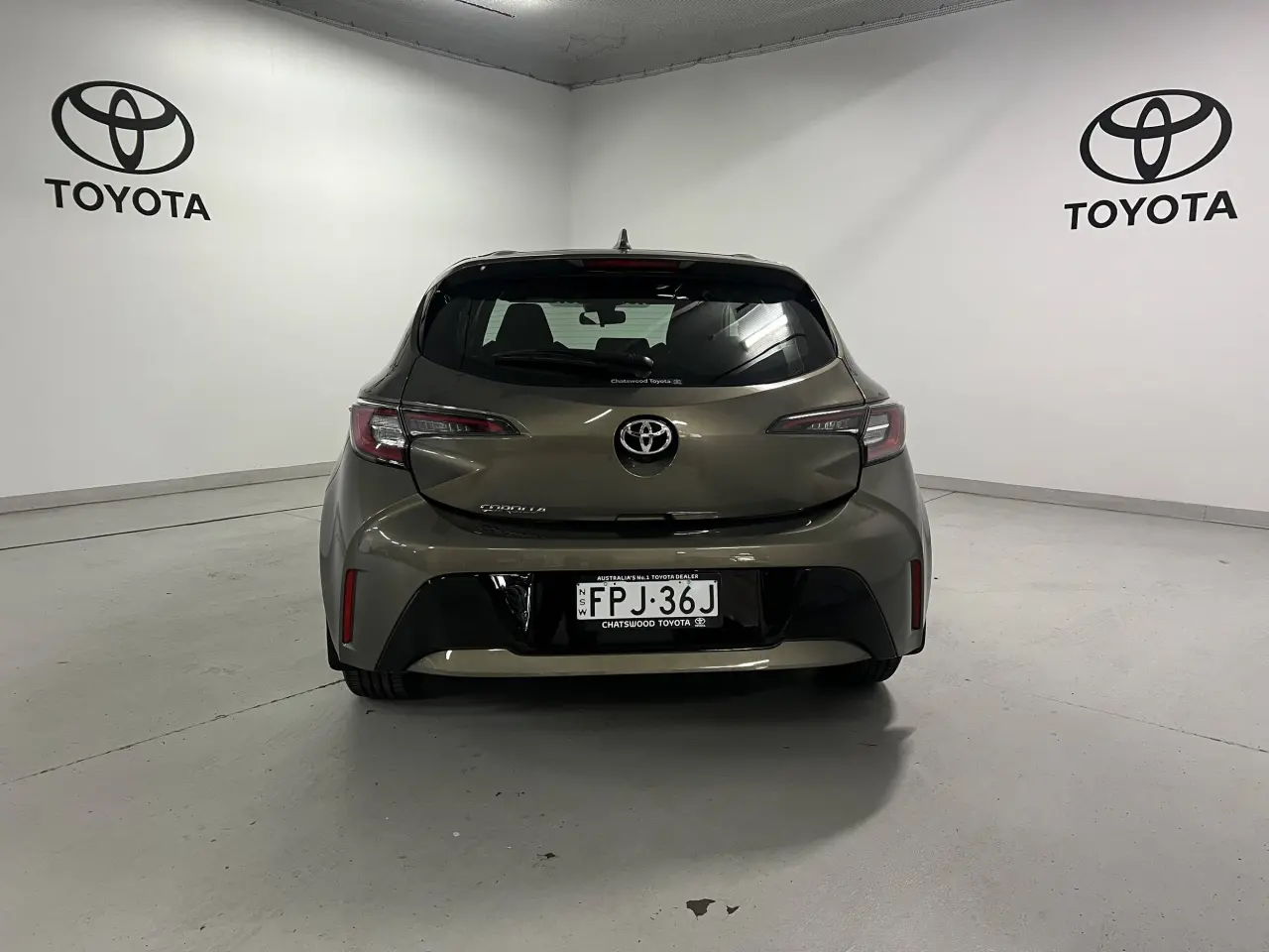 2019 TOYOTA COROLLA Gallery Image 6