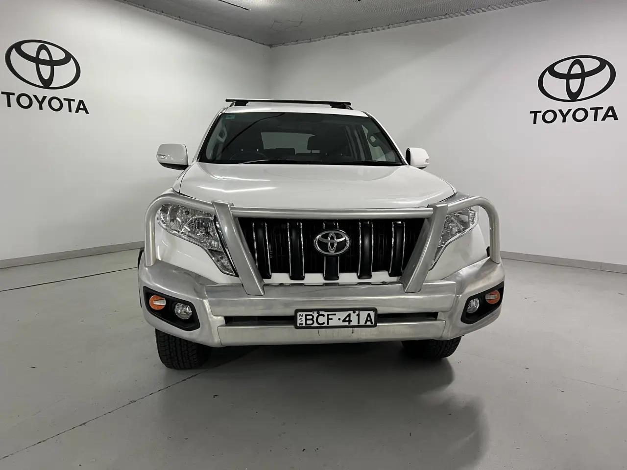 2017 TOYOTA LANDCRUISER Gallery Image 2