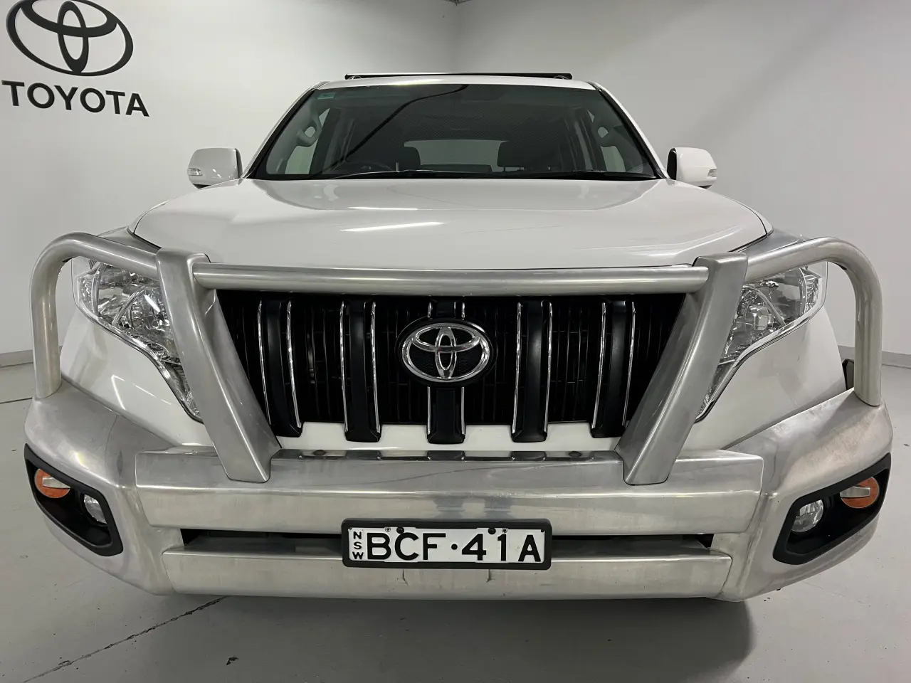 2017 TOYOTA LANDCRUISER Gallery Image 3