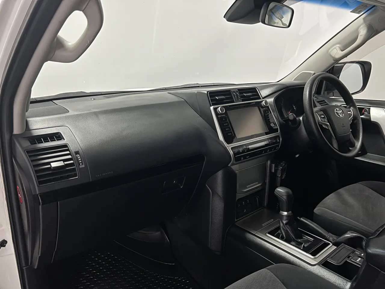 2020 TOYOTA PRADO Gallery Image 14