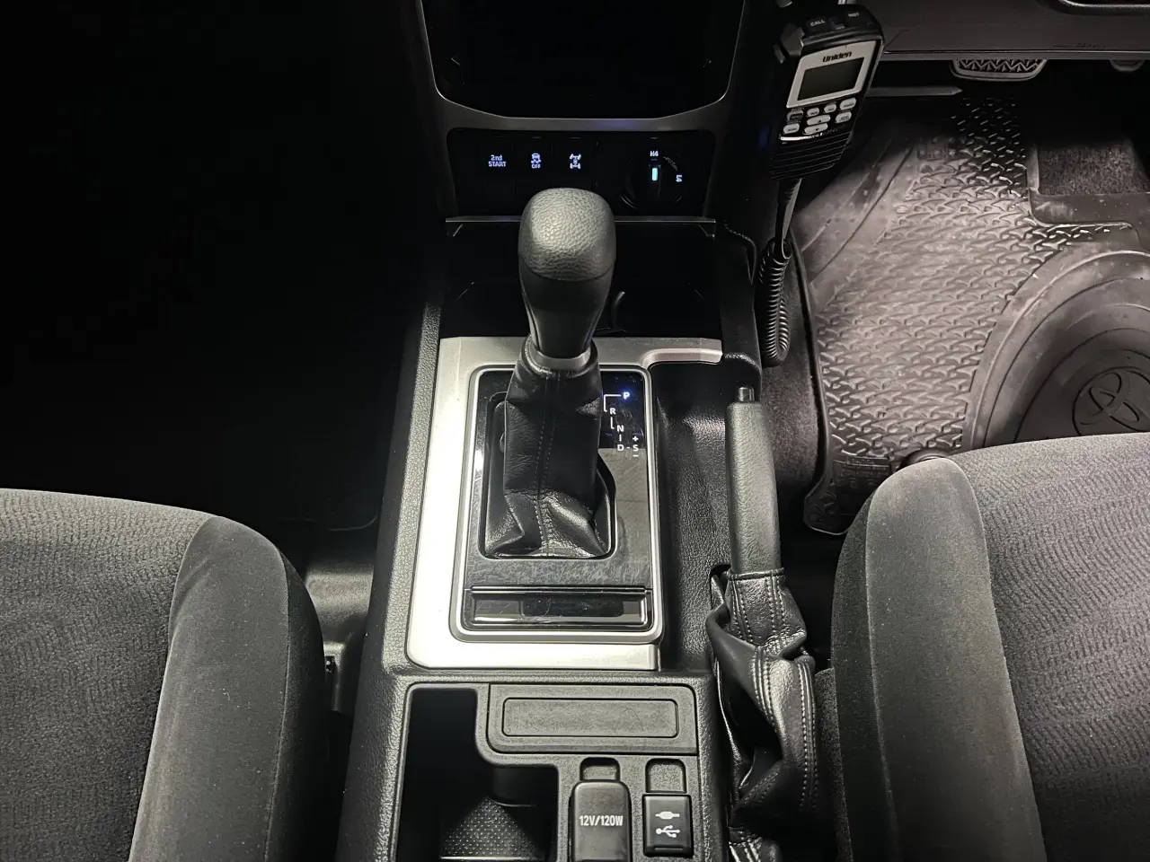 2020 TOYOTA PRADO Gallery Image 19