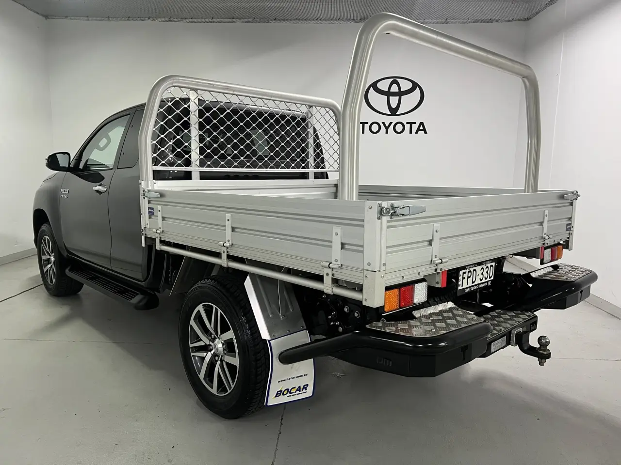 2020 TOYOTA HILUX Gallery Image 8