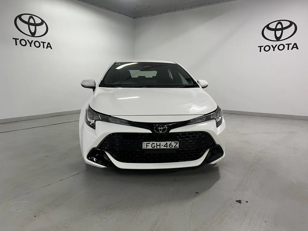 2024 TOYOTA COROLLA Gallery Image 2