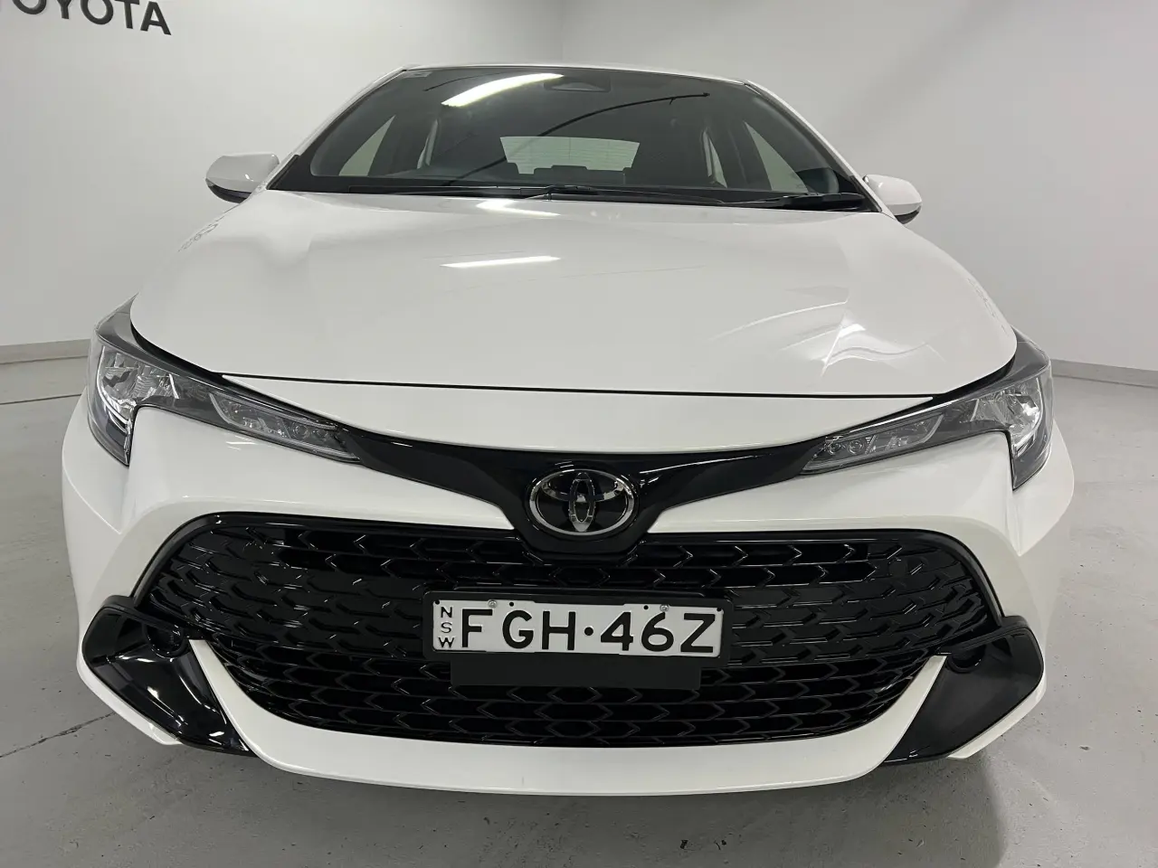 2024 TOYOTA COROLLA Gallery Image 3