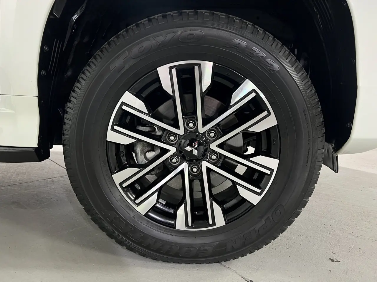 2022 MITSUBISHI PAJERO SPORT Gallery Image 5