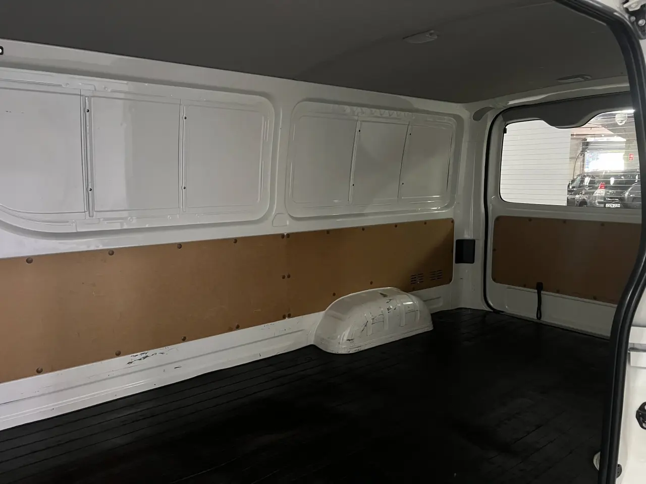 2018 TOYOTA HIACE Gallery Image 12