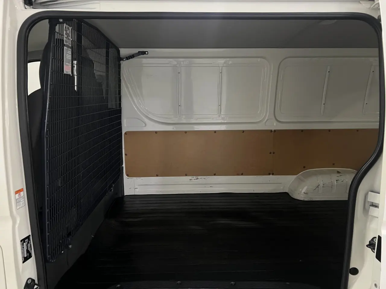 2018 TOYOTA HIACE Gallery Image 13