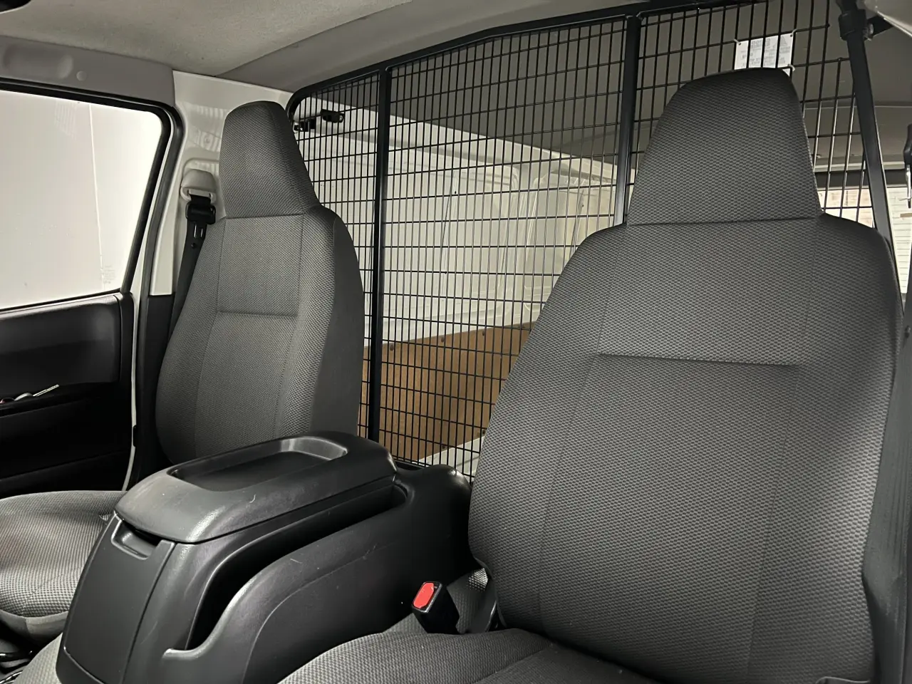 2018 TOYOTA HIACE Gallery Image 15