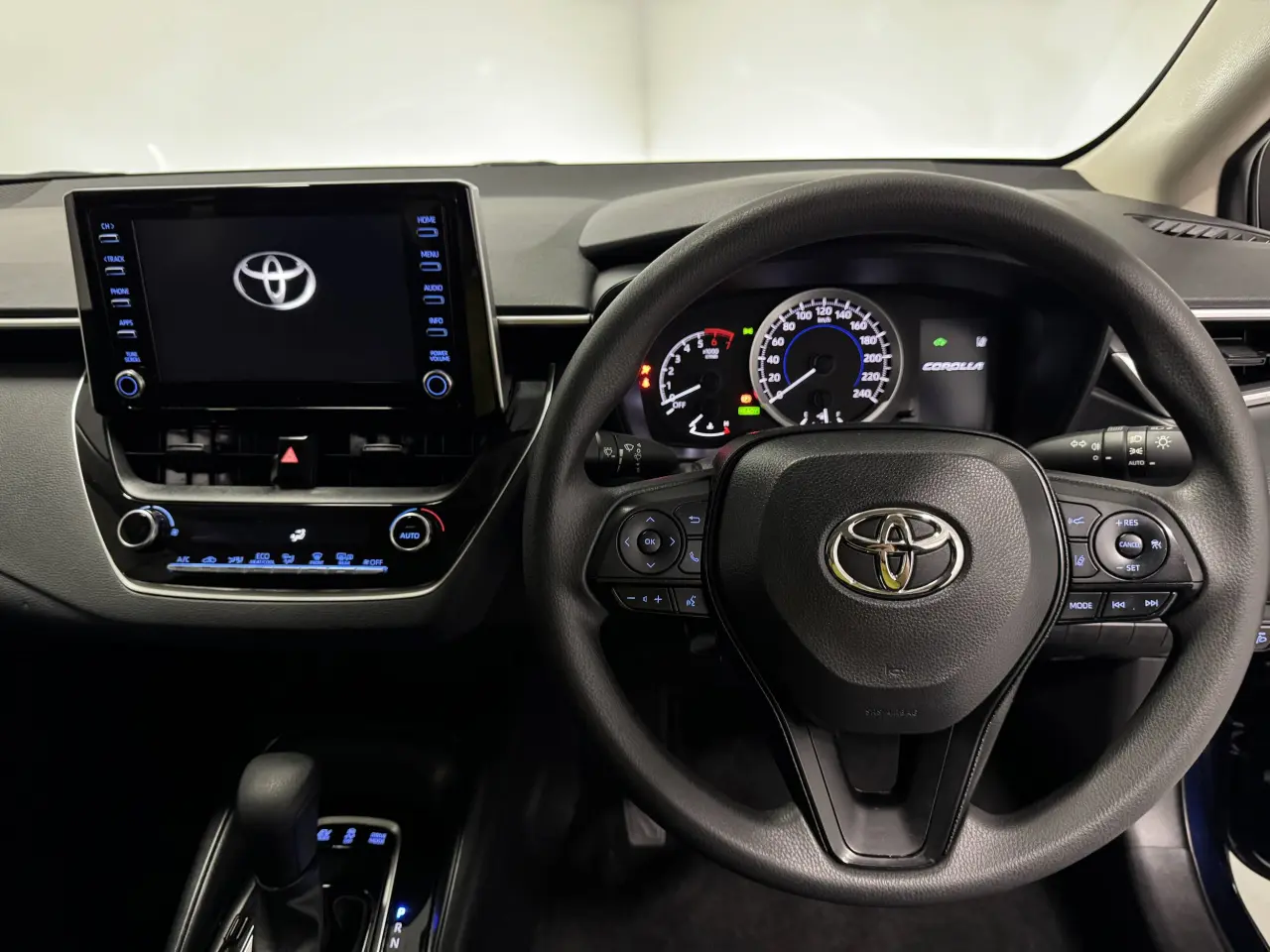 2022 TOYOTA COROLLA SEDAN HYBRID Gallery Image 15