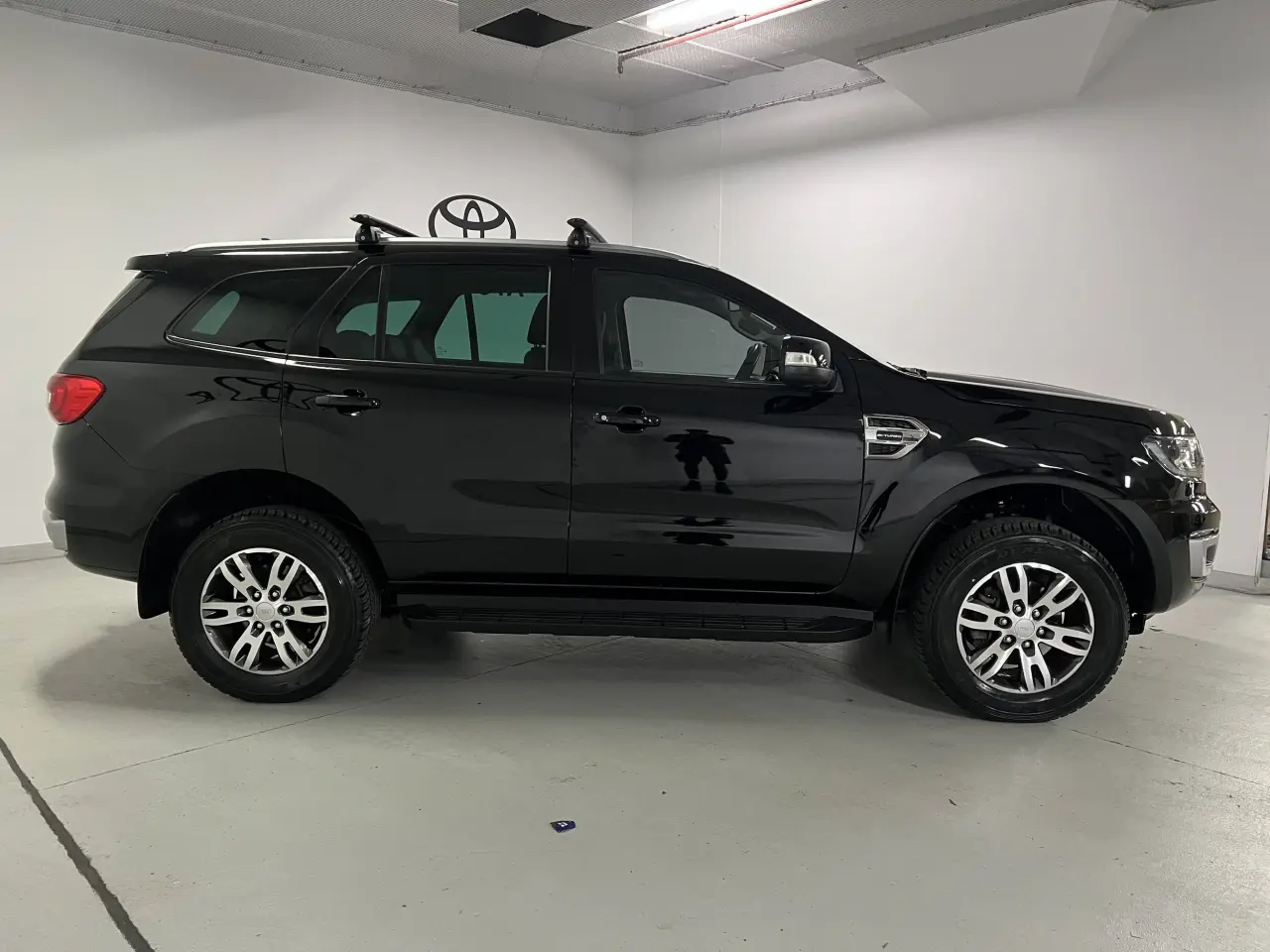 2020 FORD EVEREST Gallery Image 4