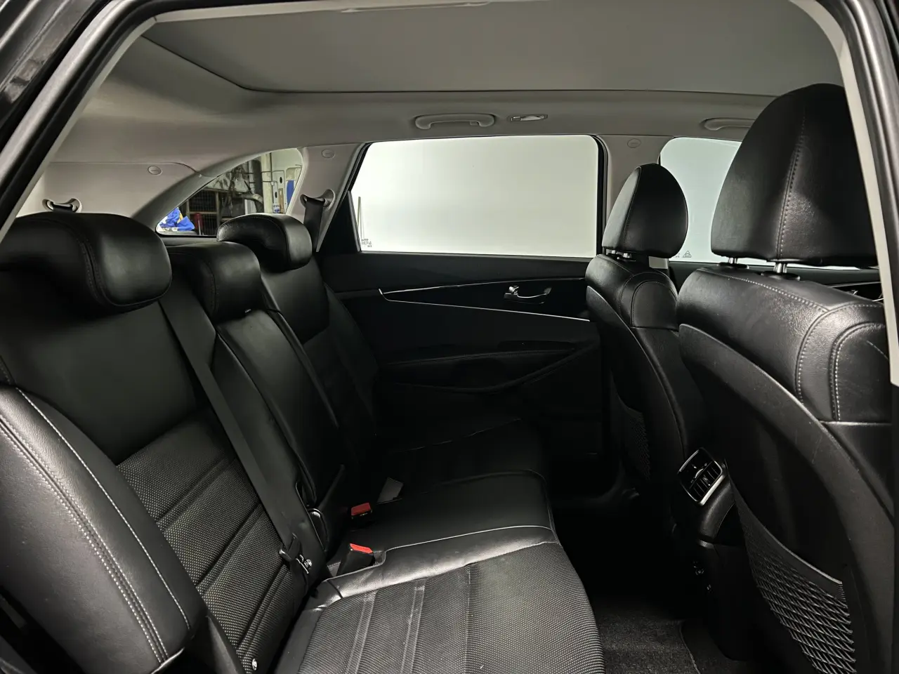 2020 KIA SORENTO Gallery Image 12