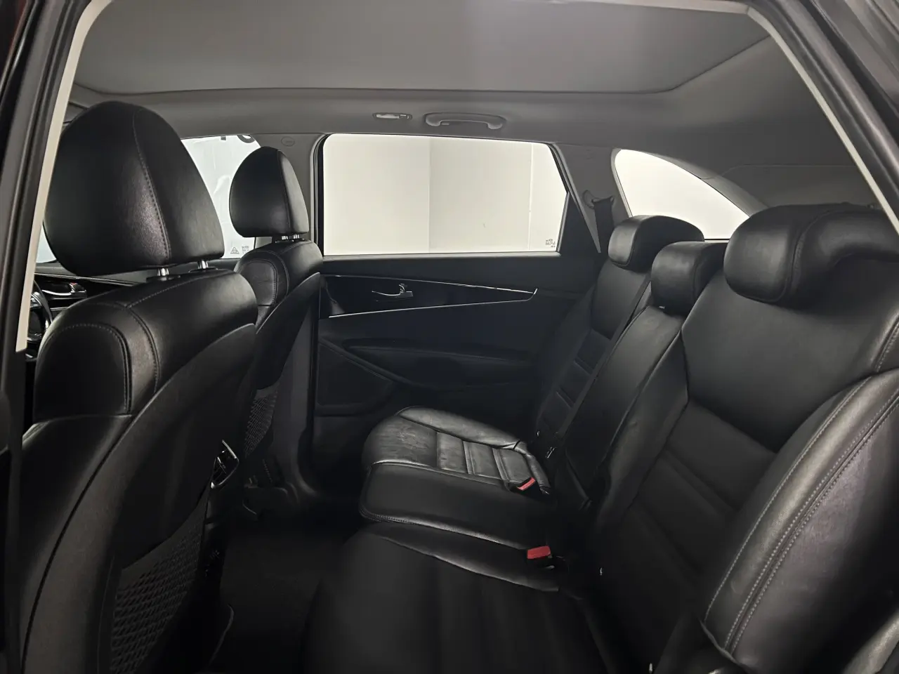 2020 KIA SORENTO Gallery Image 15