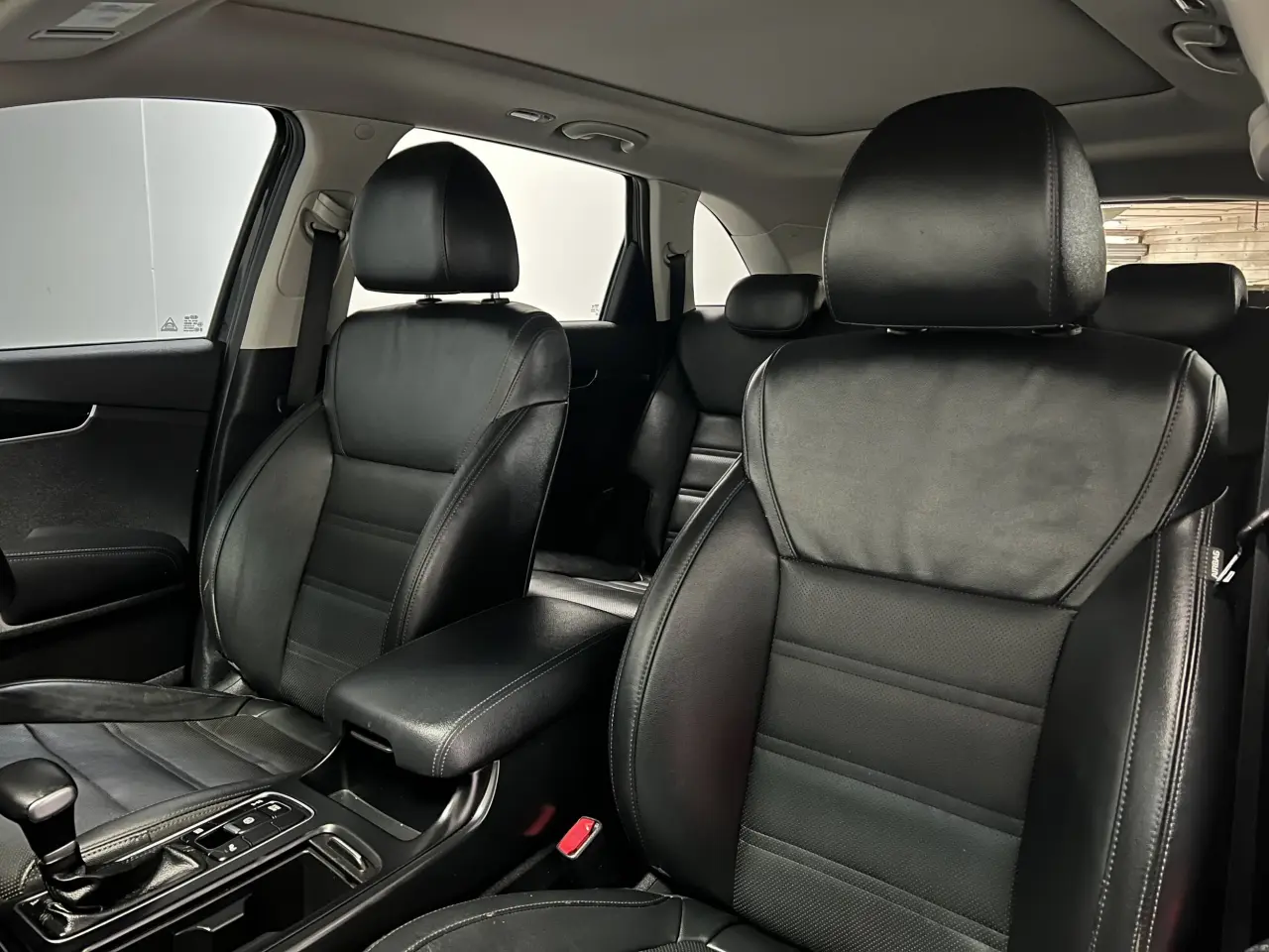 2020 KIA SORENTO Gallery Image 17